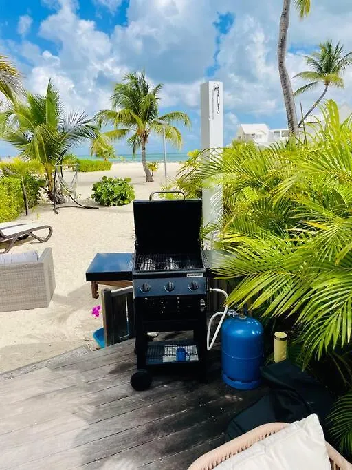 Palm Beach House, Stunning 2 Bedrooms Beachfront, Nettle Bay Beach Club Baie Nettle